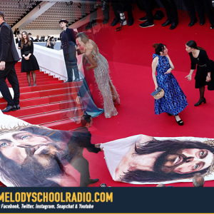 ARRIVÉE SURPRENANTE A CANNES !